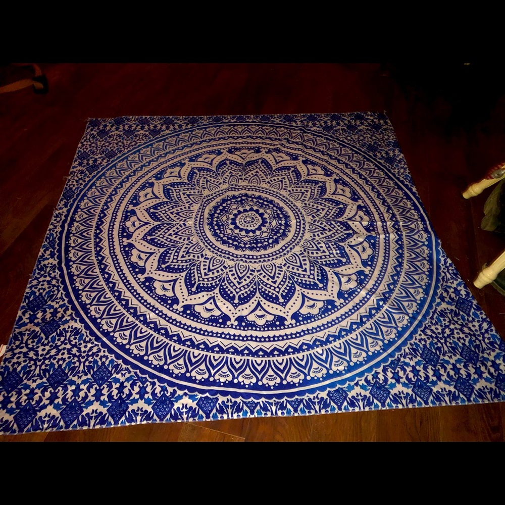 I am selling this tapestrie